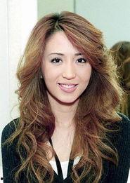 饭岛爱个人资料,日本性感女神的辉煌与陨落