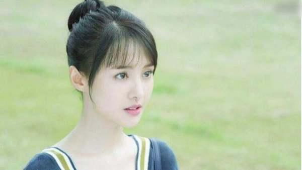 郑爽所有资料,星途起落，情感纠葛与娱乐圈风云录