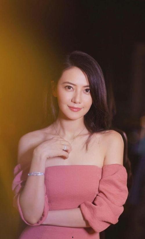 法拉美穗生活照,镜头下的生活瞬间