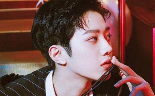 赖冠霖个人资料及年龄,青春偶像的成长之路,揭秘00后明星的璀璨人生