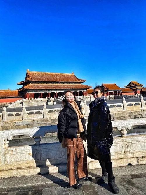 进故宫女子背景