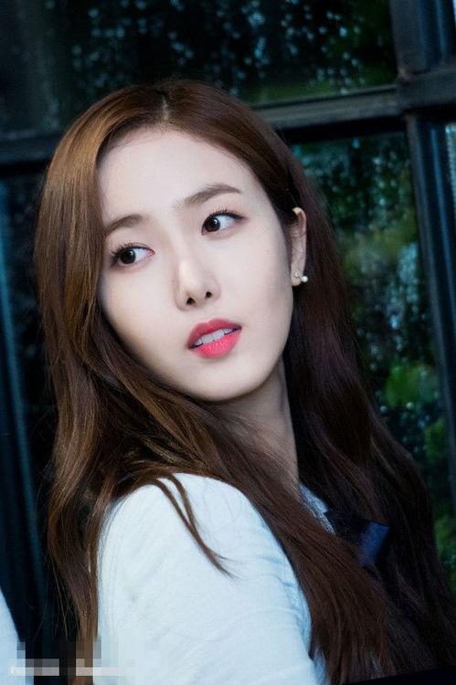 艺琳图片,光影交织下的艺术魅力